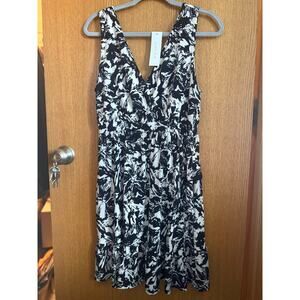 Women’s Casual V-Neck Sleeveless Dress Size M